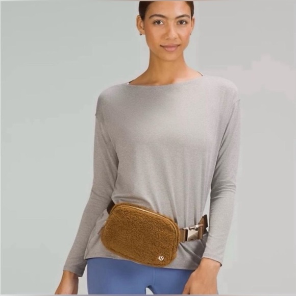 LULULEMON/Everywhere FLEECE BELT BAG/NEW - Picture 2 of 8